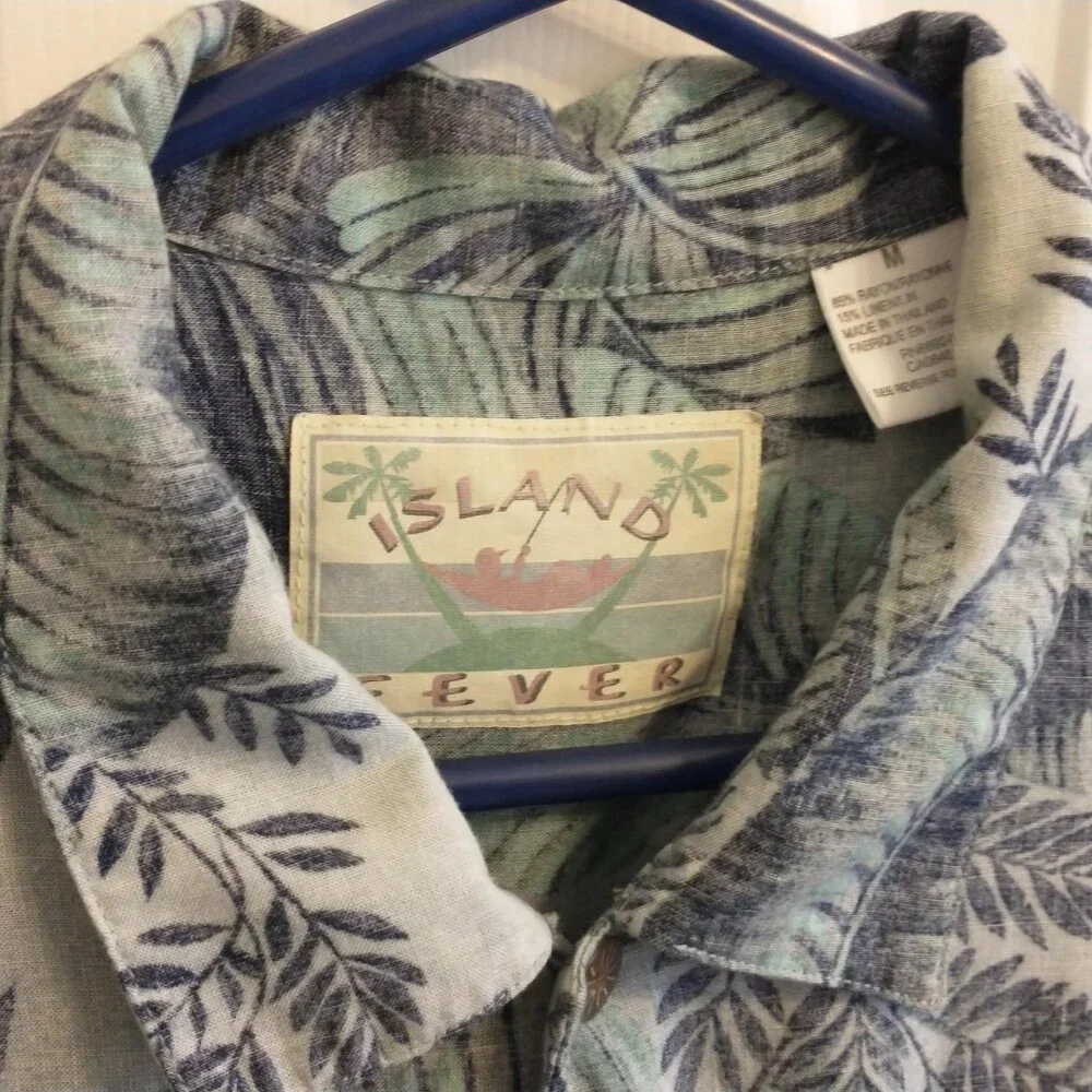 Vintage Island Fever Men's Button Down Hawaiian Shirt, Size Medium - Picture 3 of 7